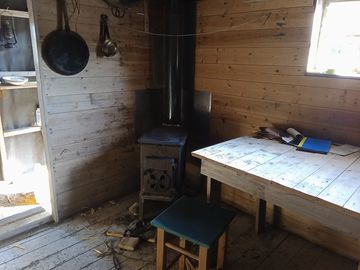 Small-space wood stoves